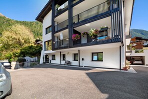 Exterior - Apartment 'Sina' with Mountain View, Private Terrace and Wi-Fi (St Leonhard im Passeier)