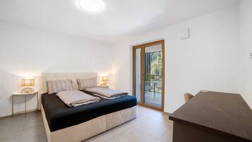 2 bedrooms, WiFi, bed sheets