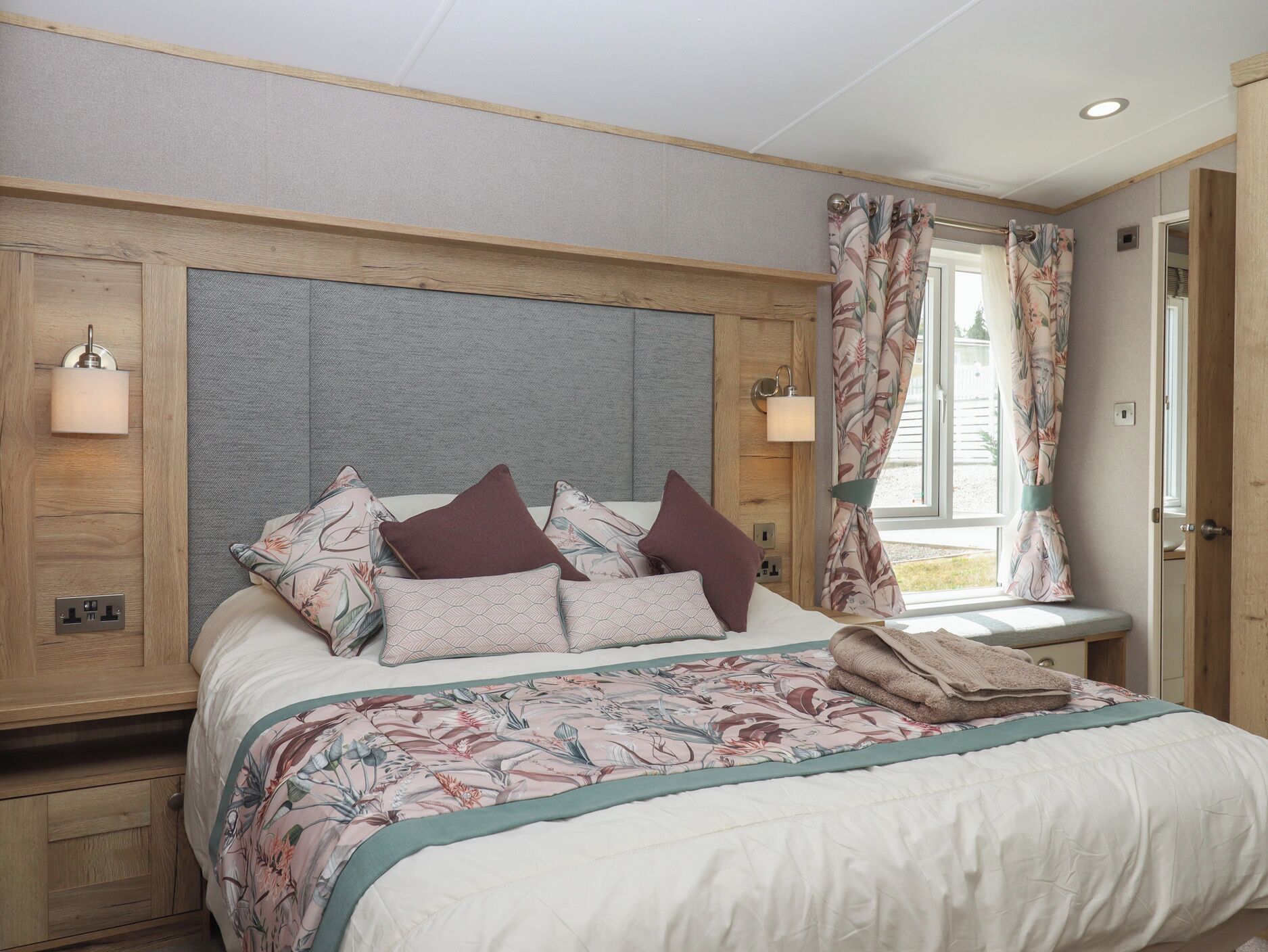 2 slaapkamers, individueel gedecoreerd, individueel gemeubileerd