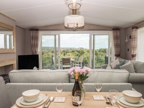 Living area - Maple Lodge (Newton Abbot)