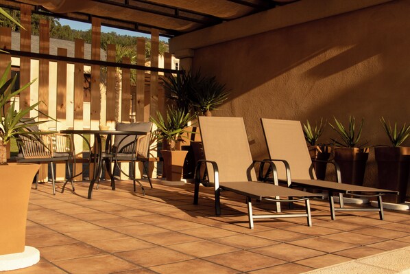 Deluxe Apartment, Mountain View | Terrace/patio