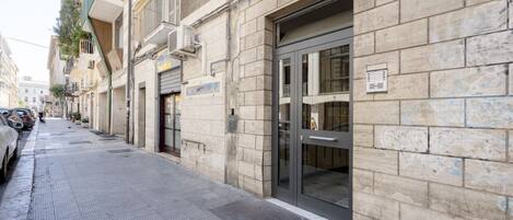 تفاصيل الفندق من الخارج