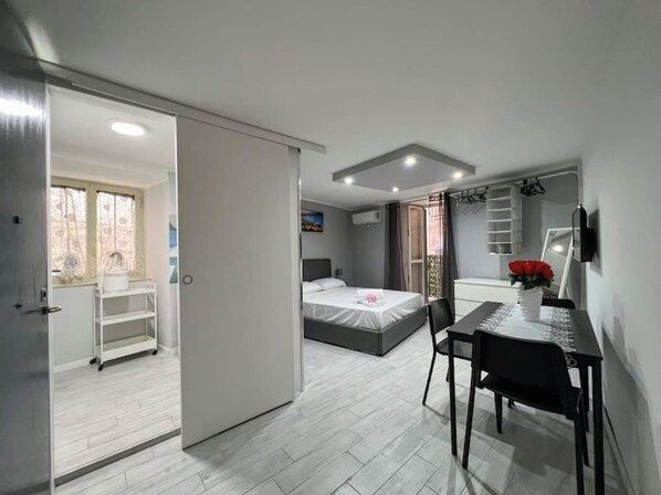 Free WiFi - Dag House (Naples)