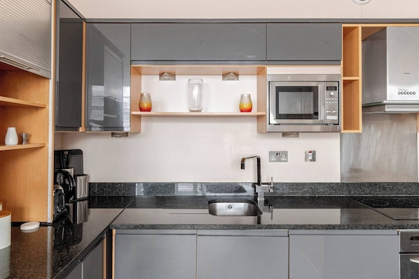 Apartment, 2 Bedrooms, City View | Interior