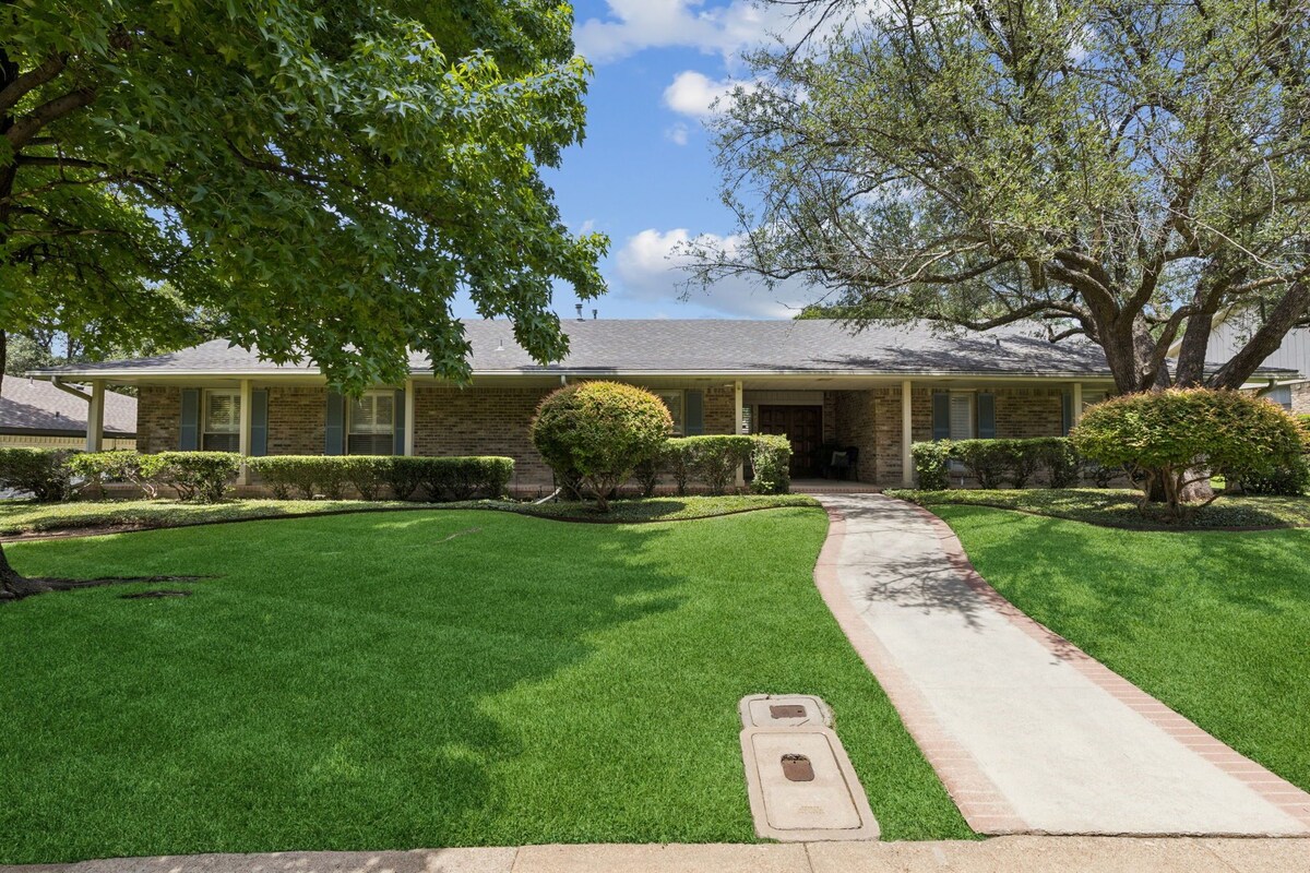 TCH - Spacious 4bd/3ba in Dallas with Workspace