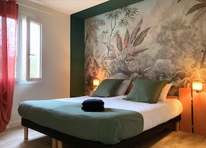 6 bedrooms, iron/ironing board, travel cot, free WiFi