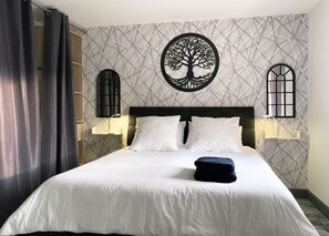 6 bedrooms, WiFi, bed sheets