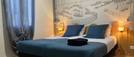 6 habitaciones, tabla de planchar con plancha y cuna de viaje