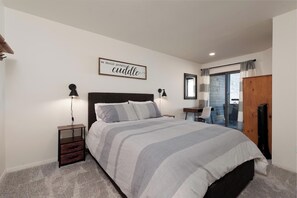 2 dormitorios, tabla de planchar con plancha, wifi gratis y ropa de cama