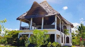 Exterior - Villa Noemi by the Sea (Bwejuu)