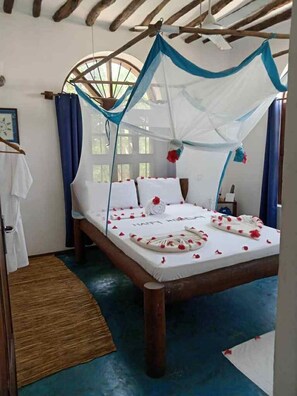 Free WiFi - Villa Noemi by the Sea (Bwejuu)