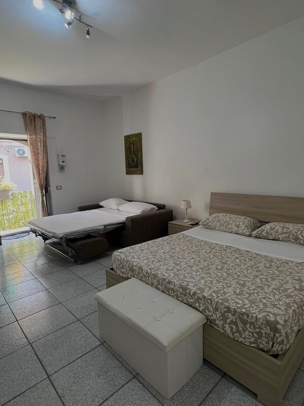 1 bedroom, iron/ironing board, WiFi, bed sheets