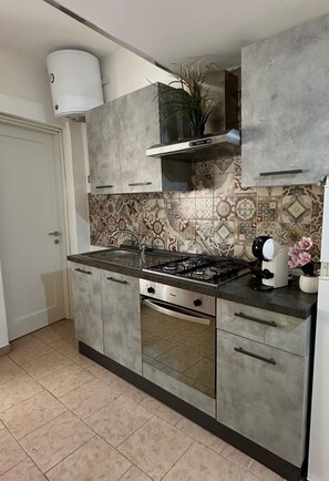 Private kitchen - Cozy apartment in the heart of Catania-La Claudette 2.0 (Catania)