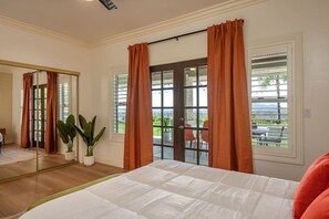 4 Schlafzimmer, Schreibtisch, Bügeleisen/Bügelbrett, Reisekinderbett