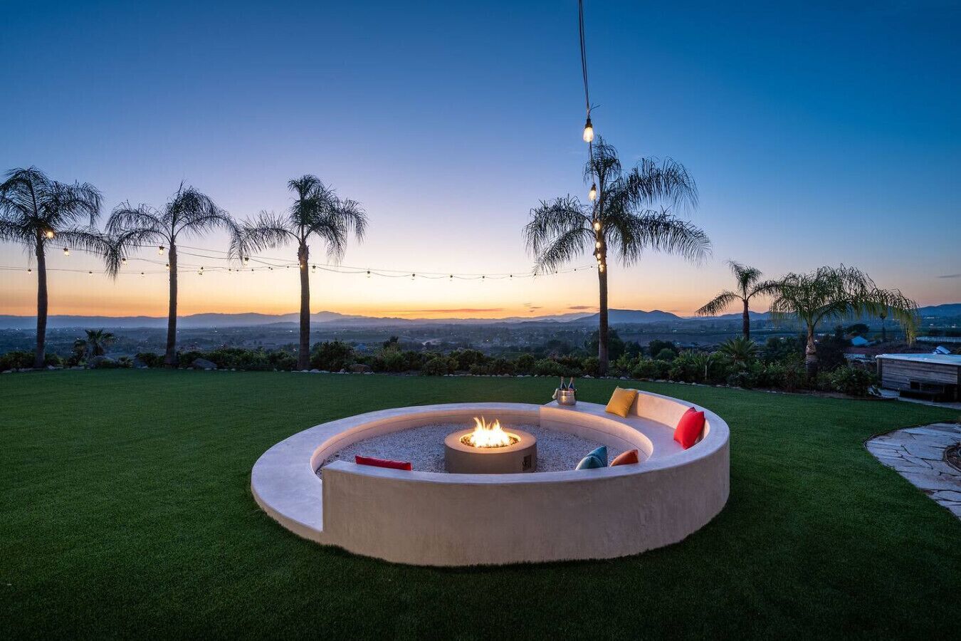 المنطقة المحيطة بالمنشأة