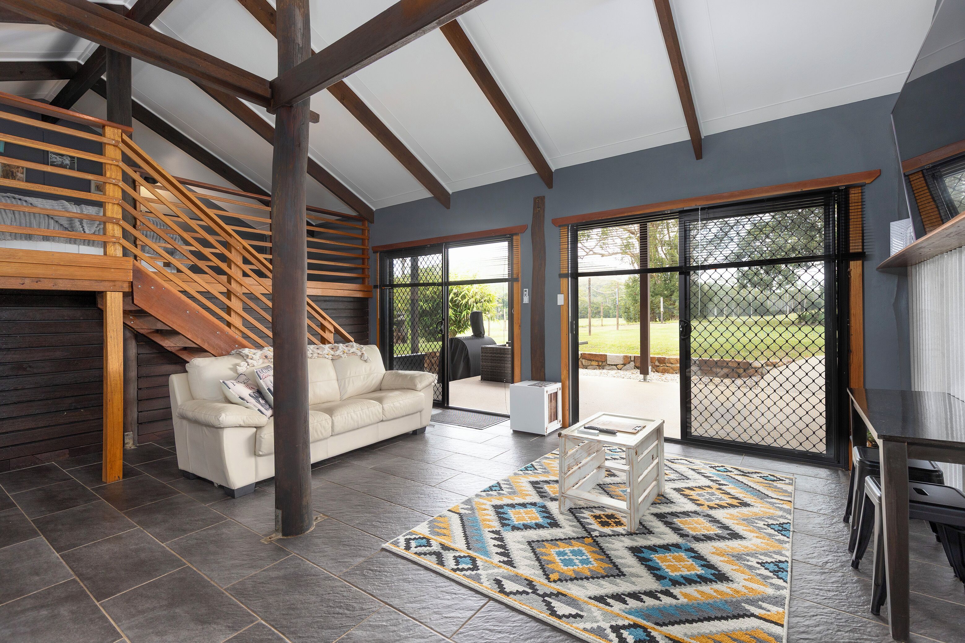 Télévision, cheminée