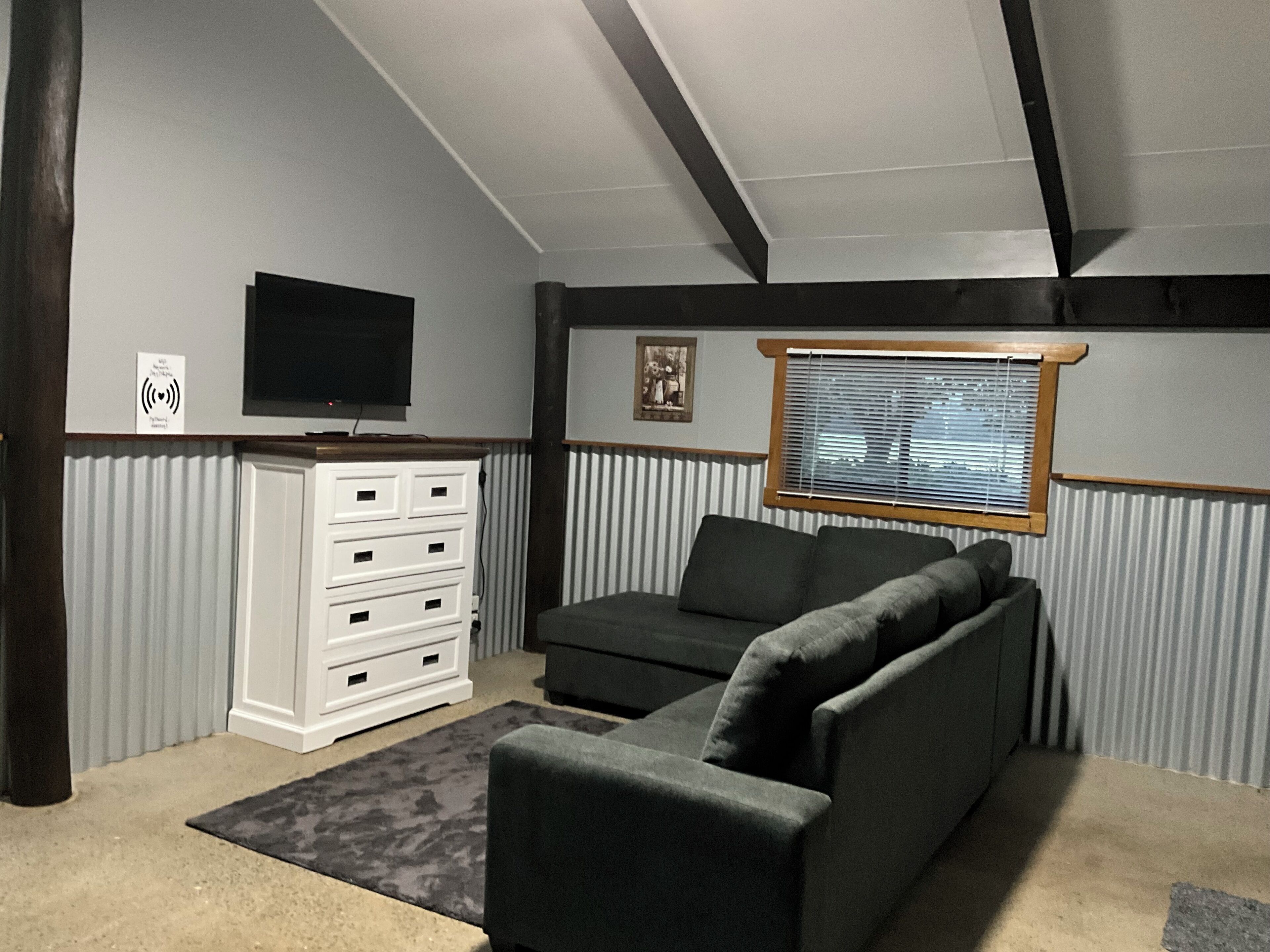 Télévision, cheminée