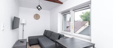 Studio | Bàn ủi/dụng cụ ủi quần áo