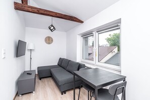 Studio | Iron/ironing board - RentPlanet - Studio Olsza (Kraków)