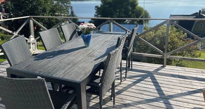 Villa LakePlats. Incredible lakeviews! Bed linens Included. Renovated bathrooms!