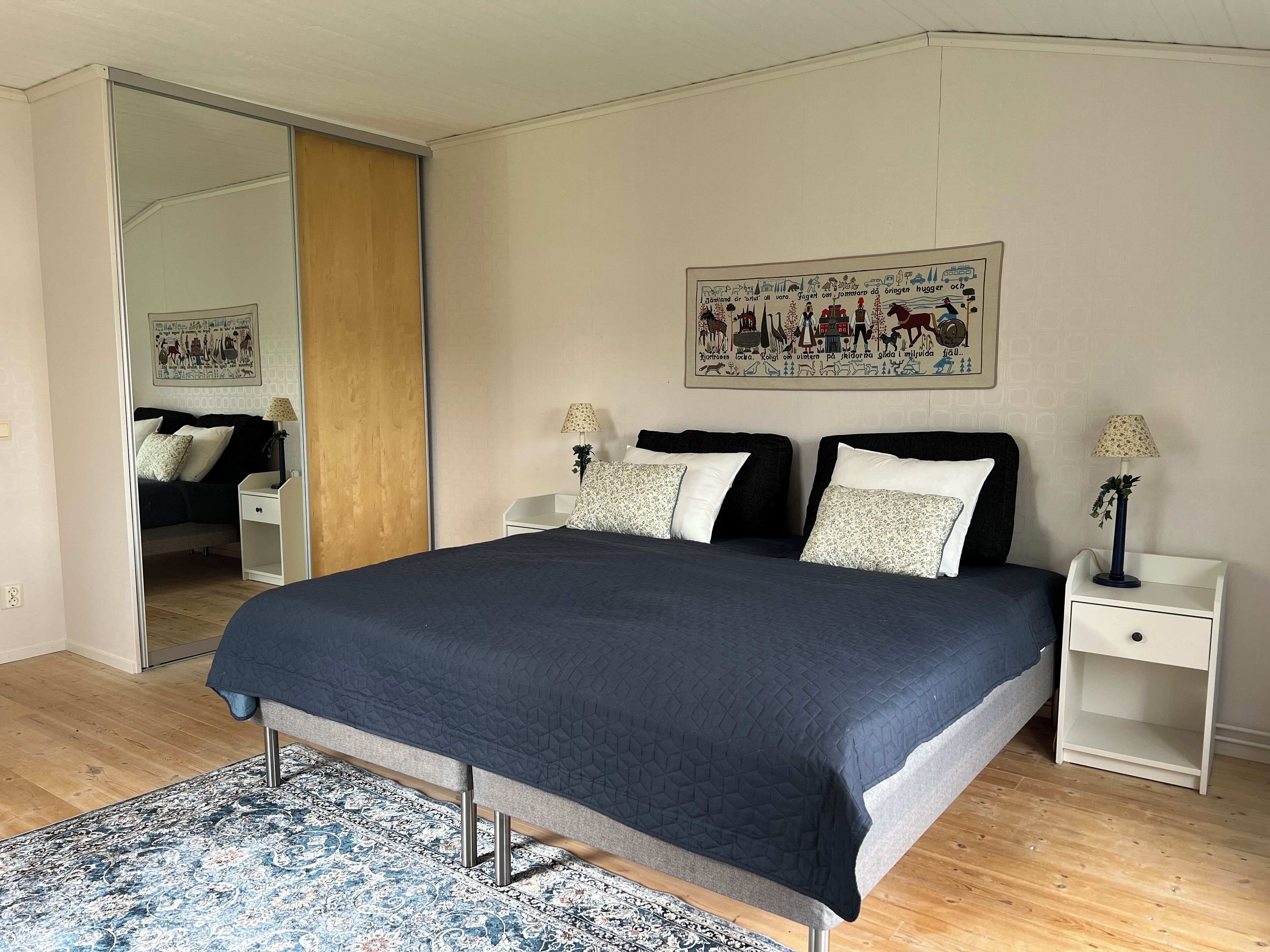 4 bedrooms, iron/ironing board, free WiFi, bed sheets