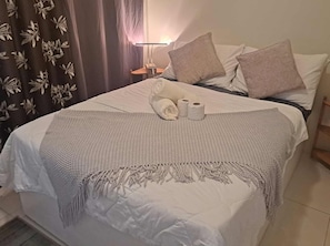 1 bedroom, WiFi, bed sheets