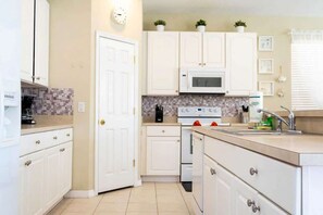 House | 4 bedrooms, Internet - Lakeview 4Bd Family Villa w Pool Bella Vida Resort (Kissimmee)