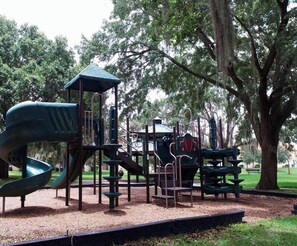 House - Modern 4BR Townhome Near Disney in Gated Resort (Kissimmee)