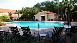 House | 4 bedrooms, Internet - Modern 4BR Townhome Near Disney in Gated Resort (Kissimmee)
