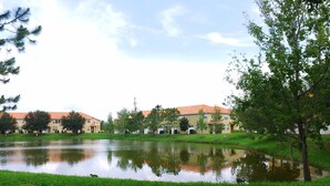 House - Modern 4BR Townhome Near Disney in Gated Resort (Kissimmee)