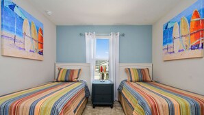 House - Modern 4BR Townhome Near Disney in Gated Resort (Kissimmee)