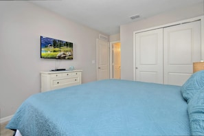 House | 4 bedrooms, Internet - Modern 4BR Townhome Near Disney in Gated Resort (Kissimmee)