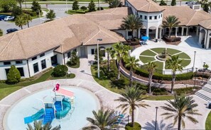 House | 2 bedrooms, desk, Internet - Chic 2Bd Family Retreat With Free Waterpark (Davenport)