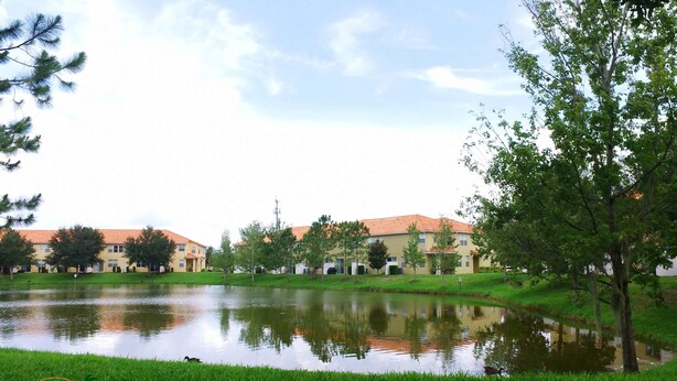 House | 4 bedrooms, Internet - Resort 4Bd Townhome w Gameroom Patio Near Disney (Kissimmee)