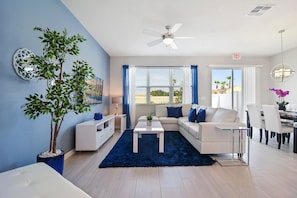 Apartment | 4 bedrooms, Internet - Resort 4Bd Townhome w Gameroom Patio Near Disney (Kissimmee)