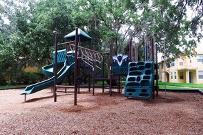 Apartment | 4 bedrooms, Internet - Family 4Bd Townhome Near Disney w Pool Access (Kissimmee)