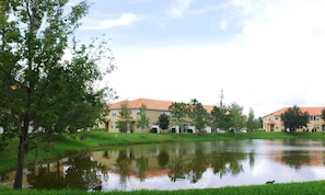 4 bedrooms, Internet - Family 4Bd Townhome Near Disney w Pool Access (Kissimmee)