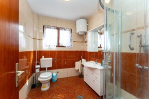 Apartment, 3 Schlafzimmer, Raucher, Terrasse | Badezimmer