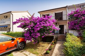 Exterior - Drazen Charming Three Bedroom Apartment (Novalja)