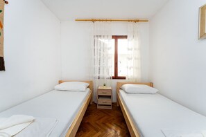 アパートメント 3 ベッドルーム 喫煙可 パティオ | 3 室のベッドルーム