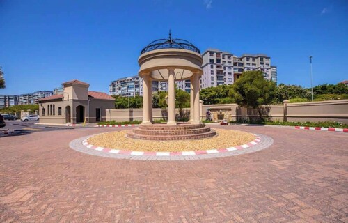 2 Bedroom Mountain View Penthouse Century City