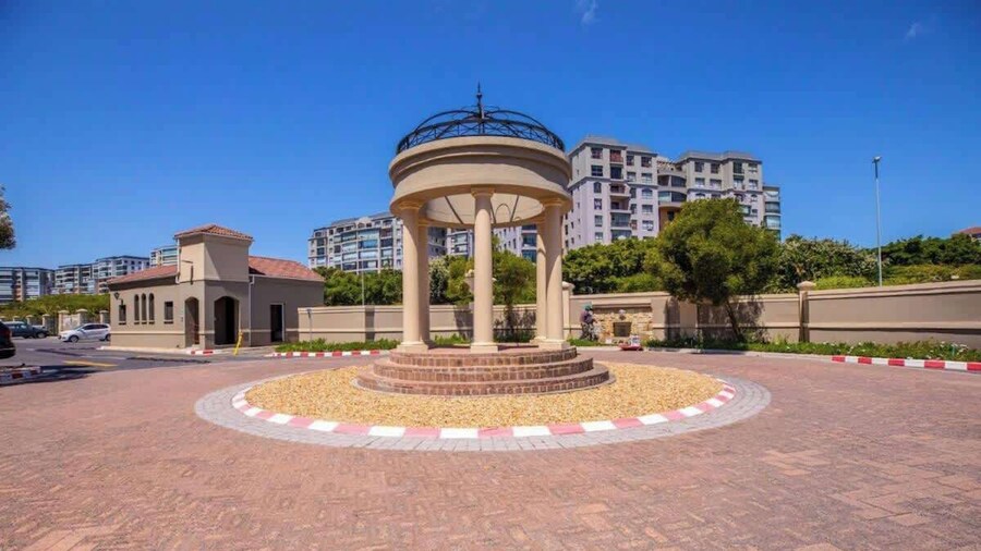 2 Bedroom Mountain View Penthouse Century City