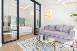 1 chambre, fer et planche à repasser, Wi-Fi gratuit, draps fournis