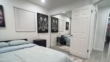 2 habitaciones, tabla de planchar con plancha, wifi y ropa de cama