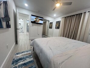 2 bedrooms, iron/ironing board, WiFi, bed sheets