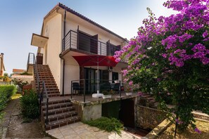 Apartment, 3 Bedrooms, Smoking, Patio | Exterior