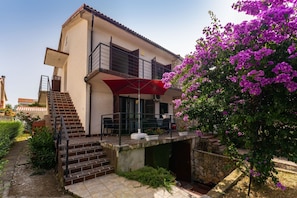 Apartment, 2 Bedrooms, Smoking, Patio | Exterior
