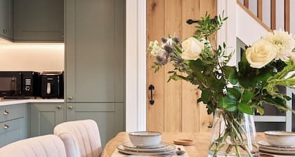 Stunning Cosy Yorkshire Dales Cottage with Log Burner