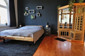 1 bedroom, WiFi, bed sheets