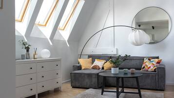 Studio Suite, City View | Iron/ironing board, free WiFi